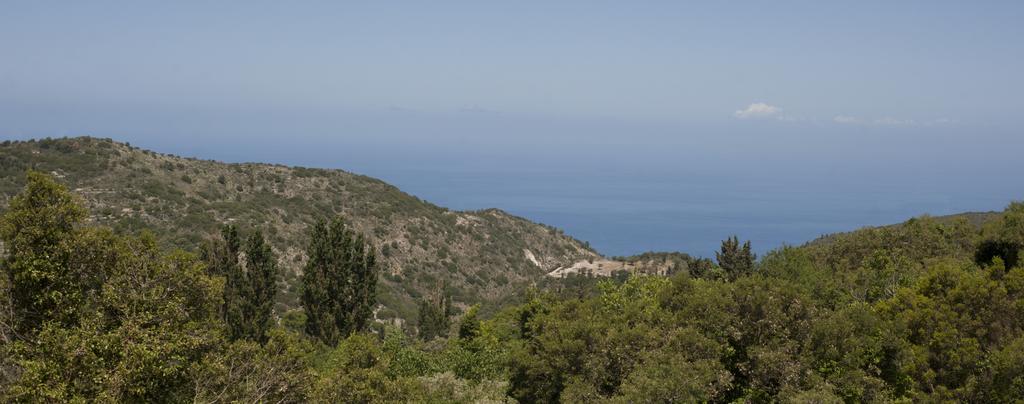 T'Aloni Hotel Chortata Bagian luar foto