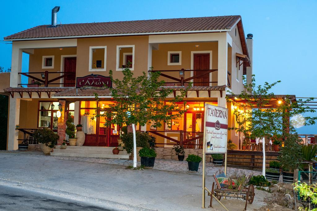 T'Aloni Hotel Chortata Bagian luar foto